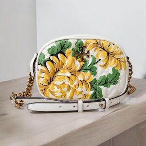 Like New Tory Burch White Kira Quilted Camera Bag in a Yellow Floral Print